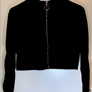 Long sleeve crop top zip up middle style